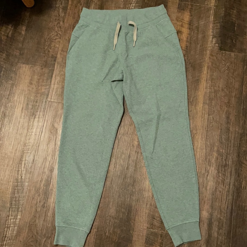 Lululemon joggers!